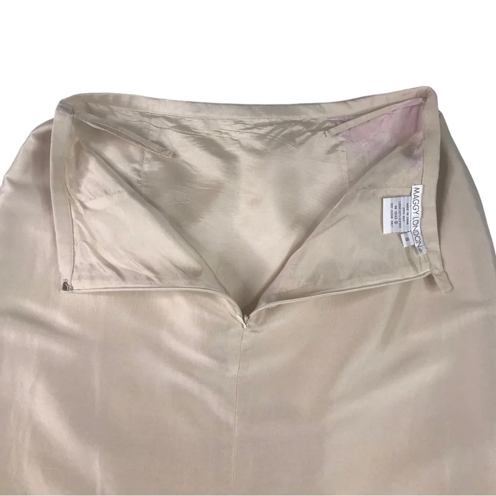 Maggy London Silk Skirt SZ 8 Pleat Hem Pencil Quiet Luxury Wedding Guest Dressy